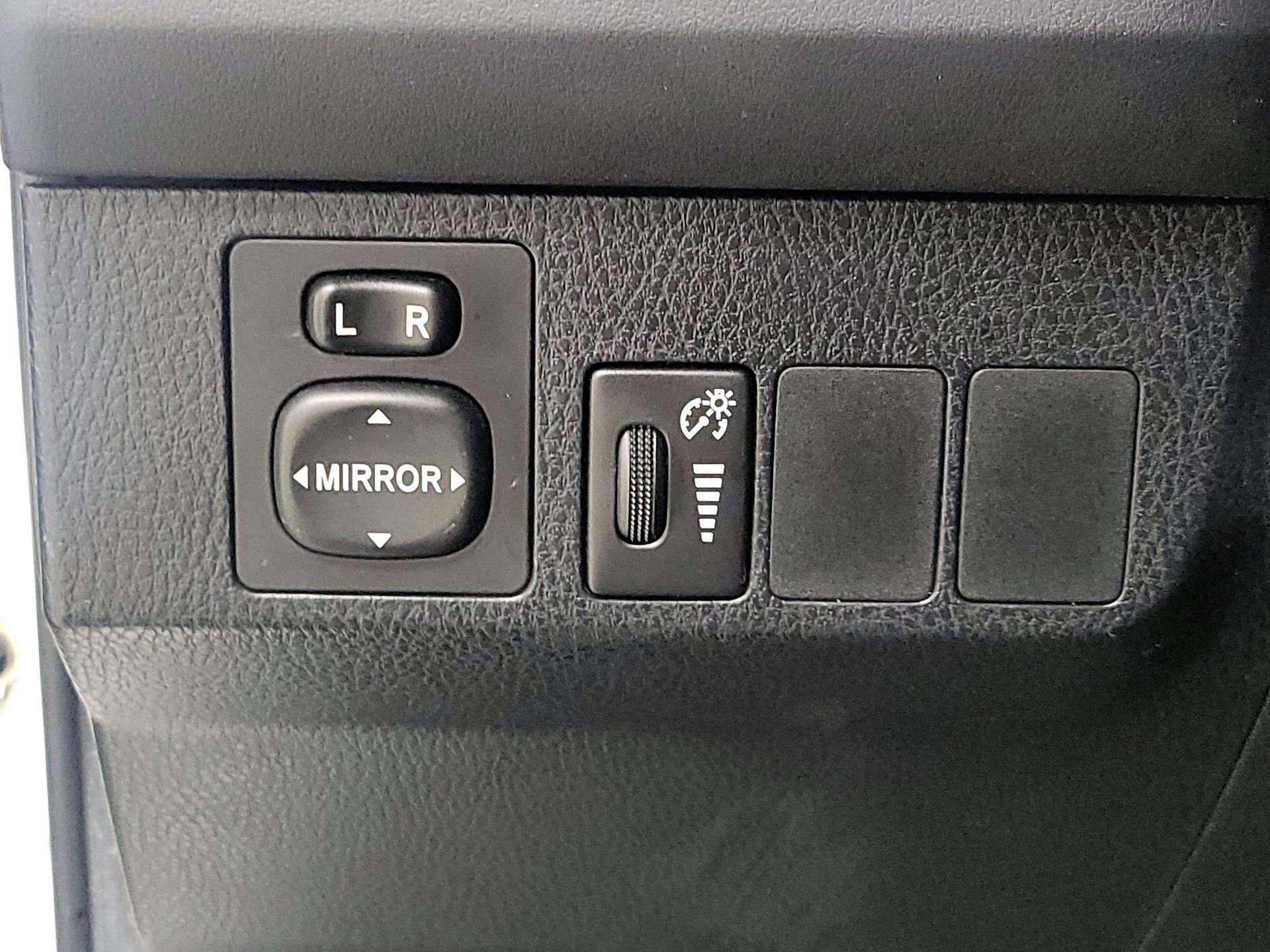 Thumbnail: 2016 Toyota RAV4 - 13