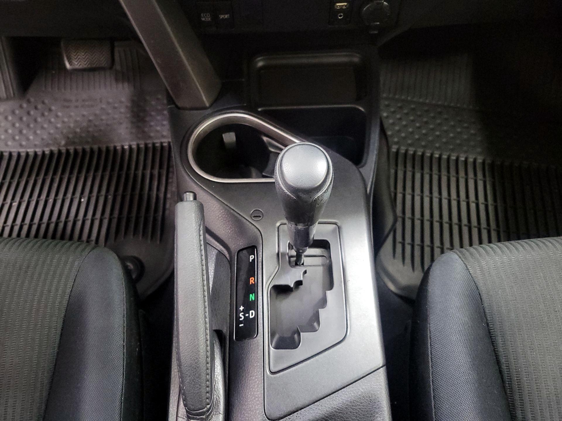 Thumbnail: 2016 Toyota RAV4 - 16