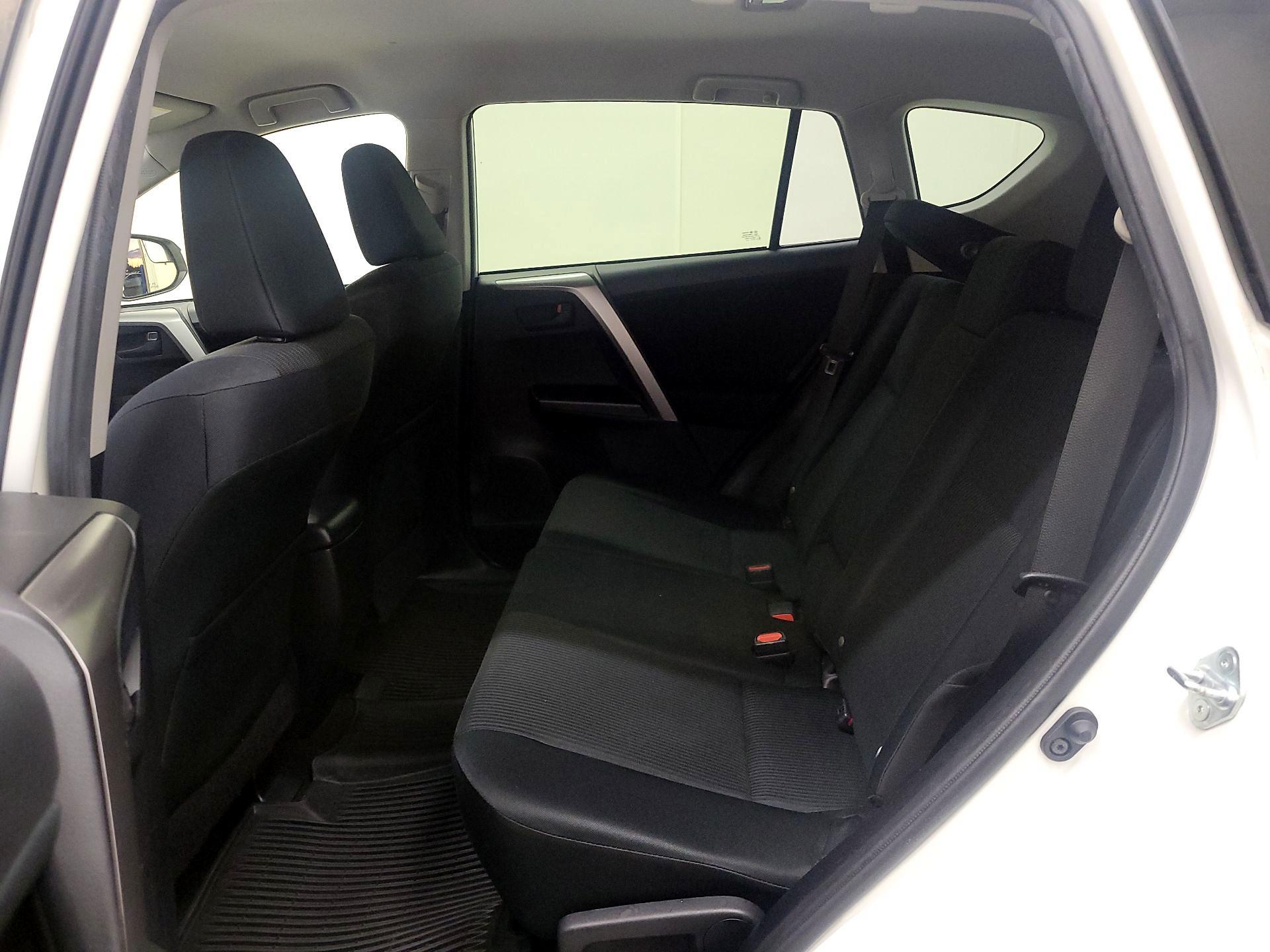 Thumbnail: 2016 Toyota RAV4 - 18