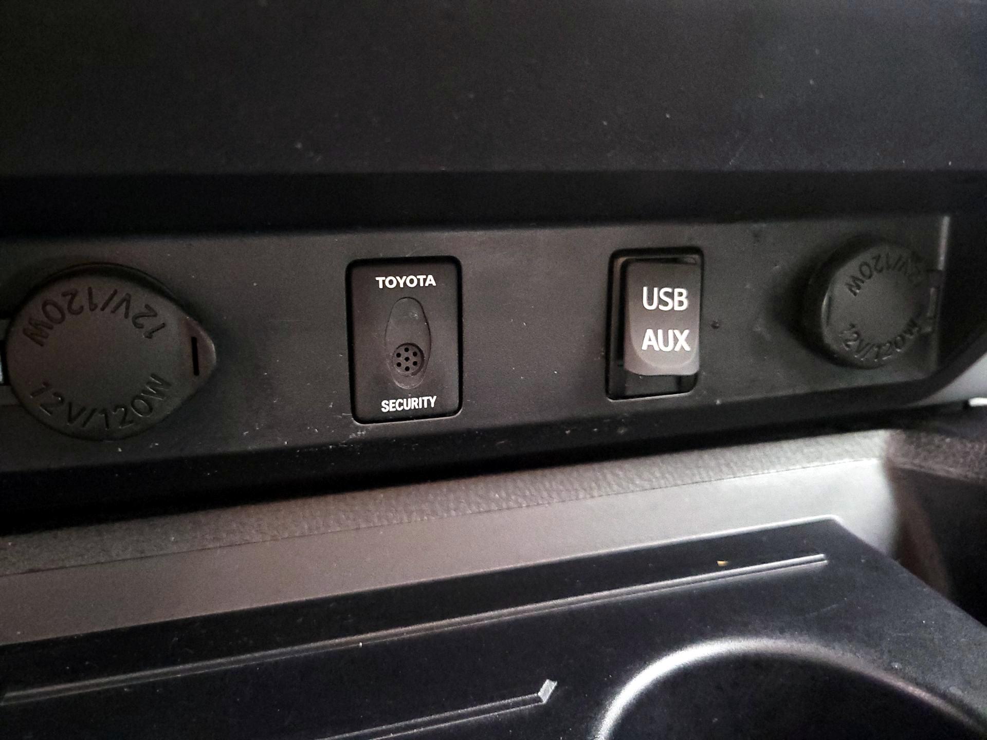 Thumbnail: 2016 Toyota Tundra - 18