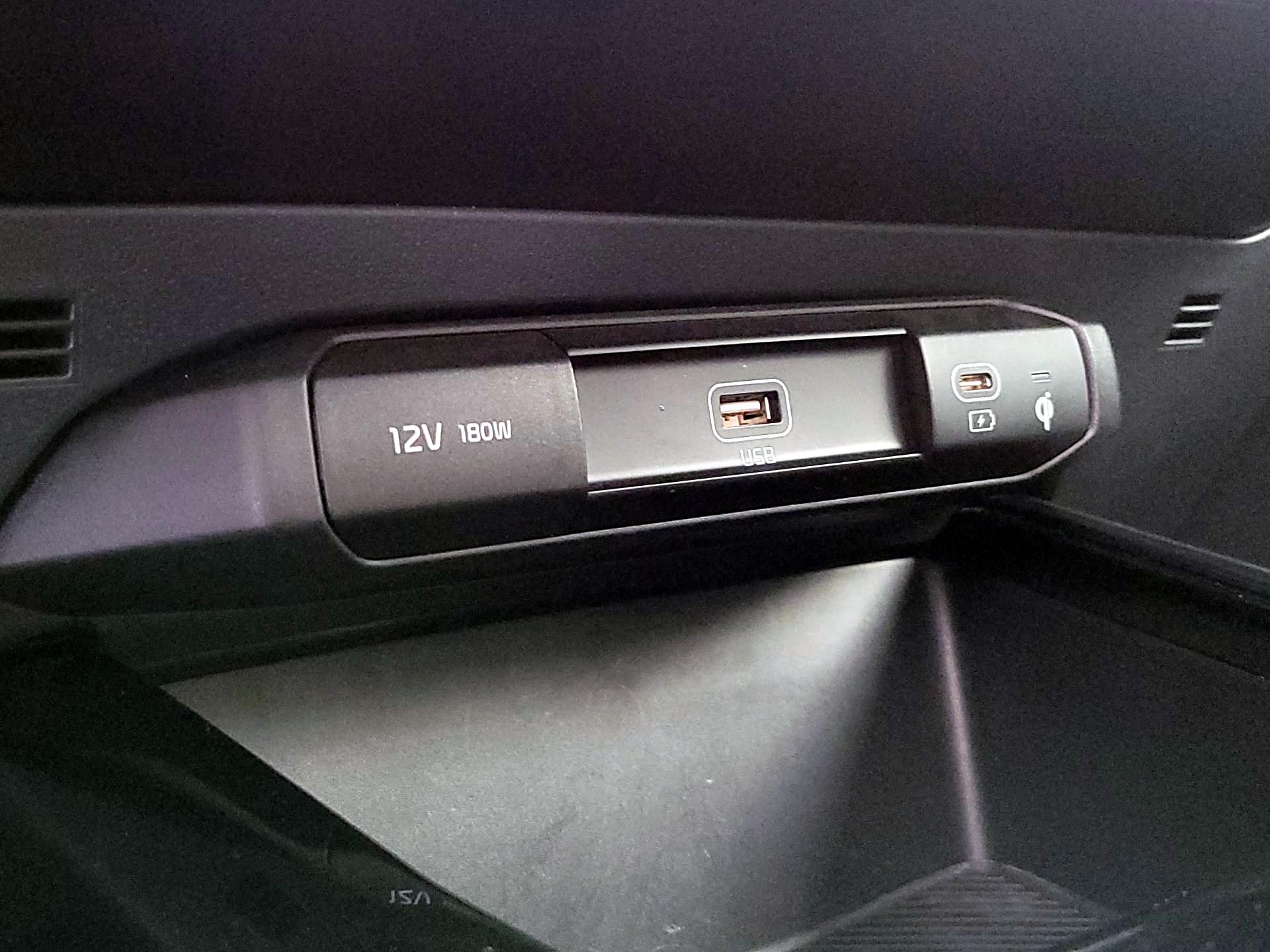 Thumbnail: 2024 Kia Niro - 18