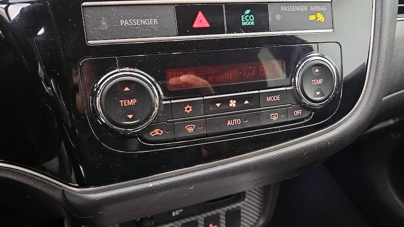2019 Mitsubishi Outlander SEL 16