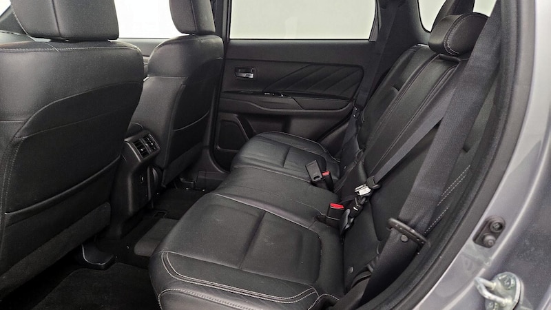 2019 Mitsubishi Outlander SEL 19