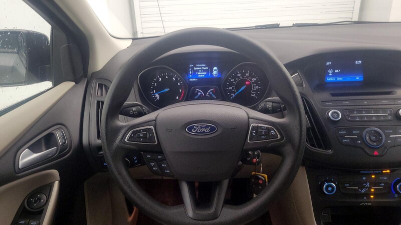 2015 Ford Focus SE 10