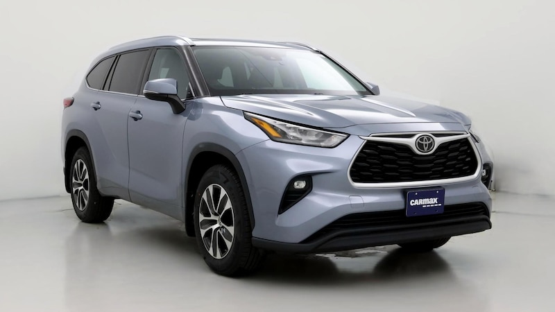 2020 Toyota Highlander XLE Hero Image