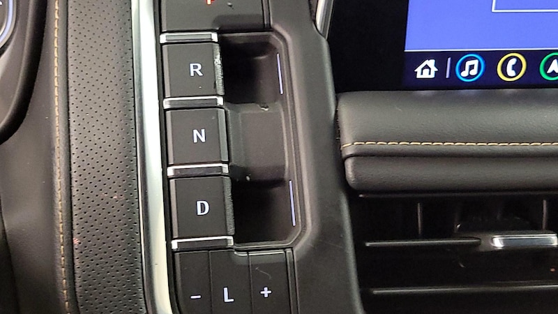 2021 GMC Yukon AT4 17