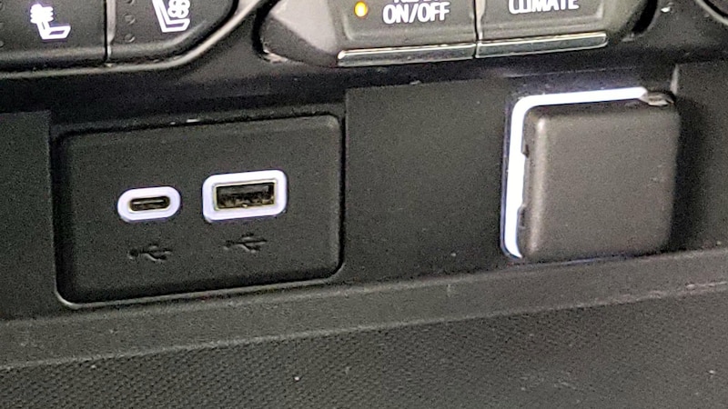 2021 GMC Yukon AT4 18