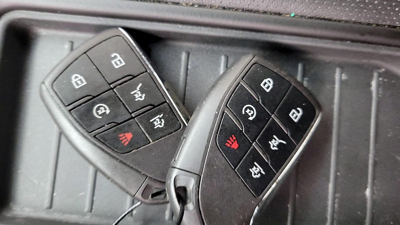 2021 GMC Yukon AT4 25
