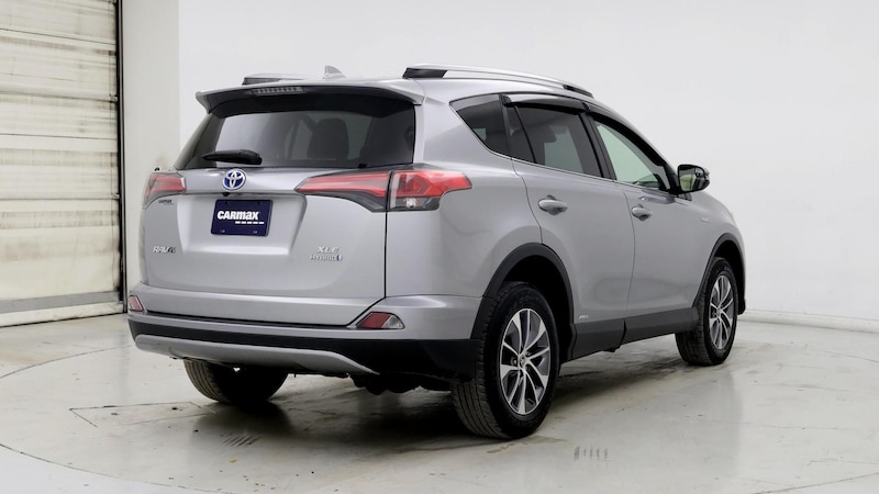 2018 Toyota RAV4 XLE 8