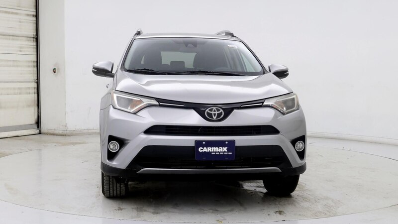 2017 Toyota RAV4 XLE 5