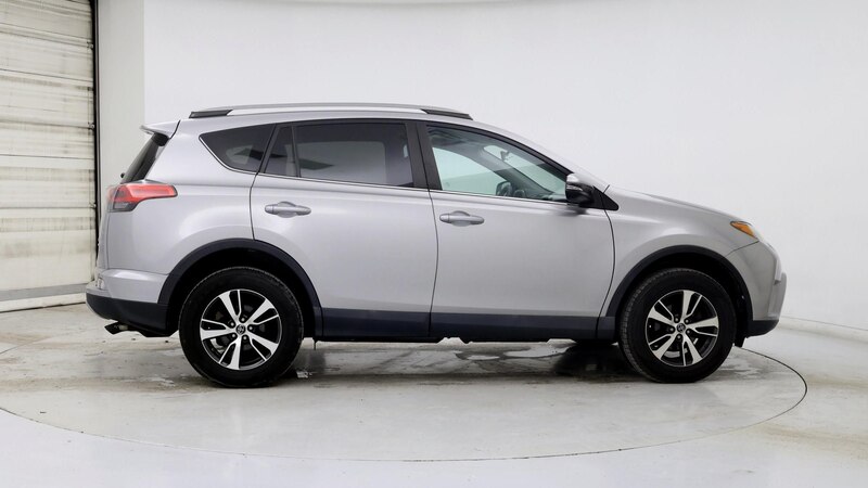 2017 Toyota RAV4 XLE 7