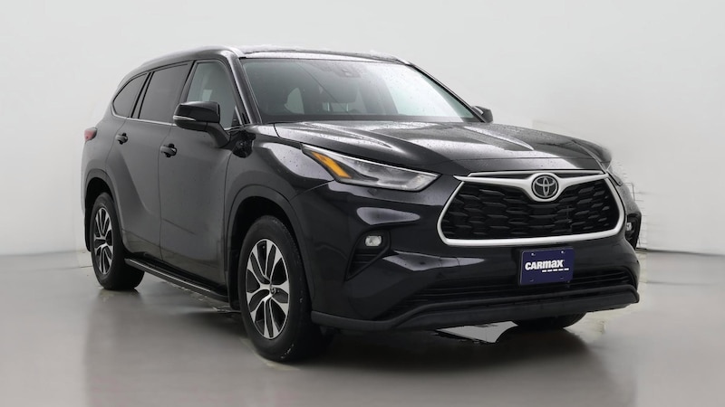 2021 Toyota Highlander XLE Hero Image