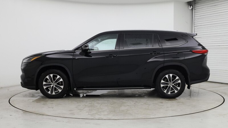 2021 Toyota Highlander XLE 3