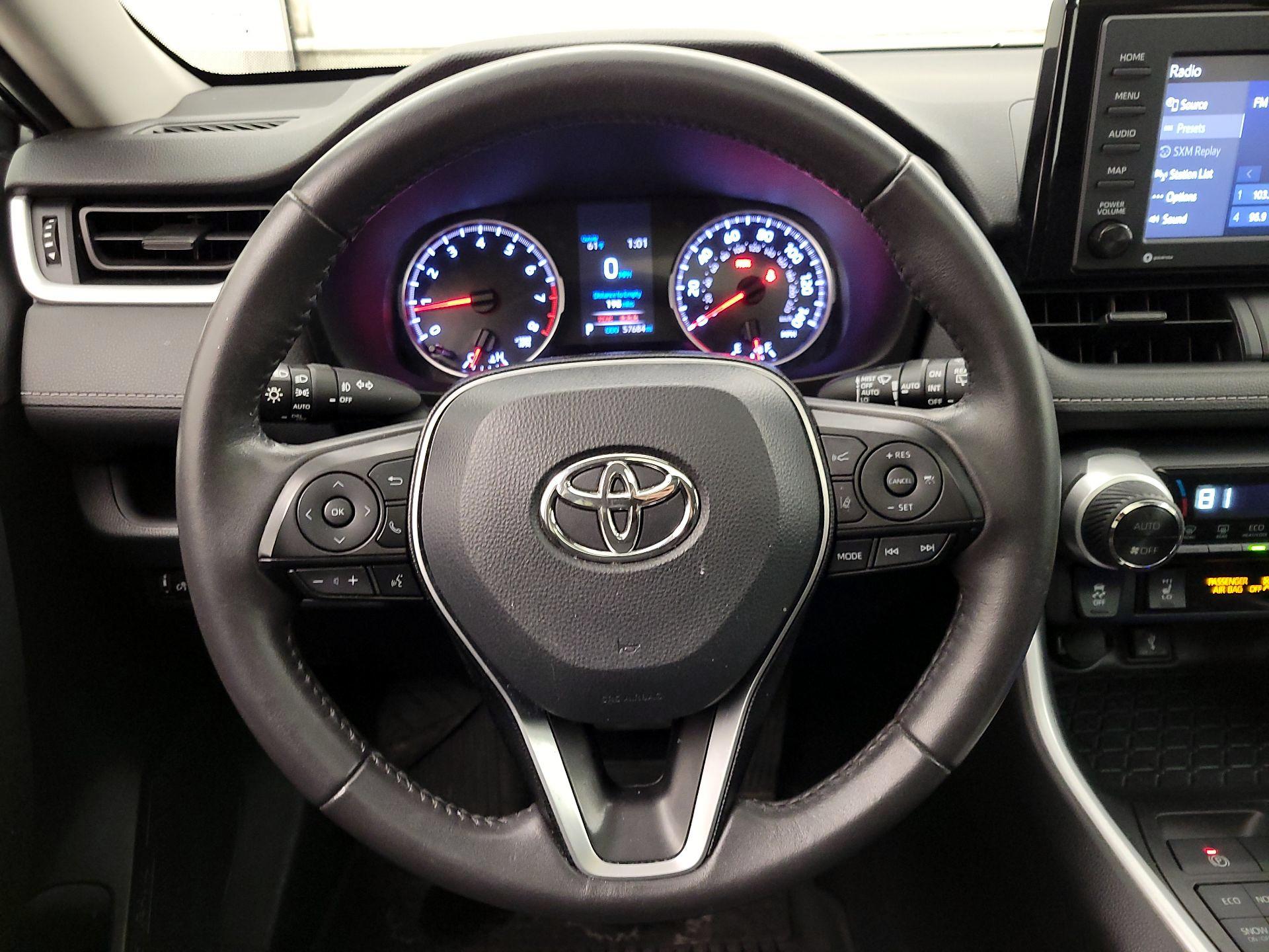 Thumbnail: 2020 Toyota RAV4 - 10