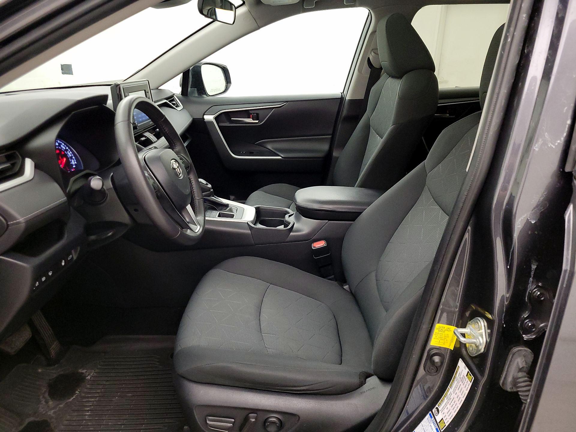 Thumbnail: 2020 Toyota RAV4 - 11