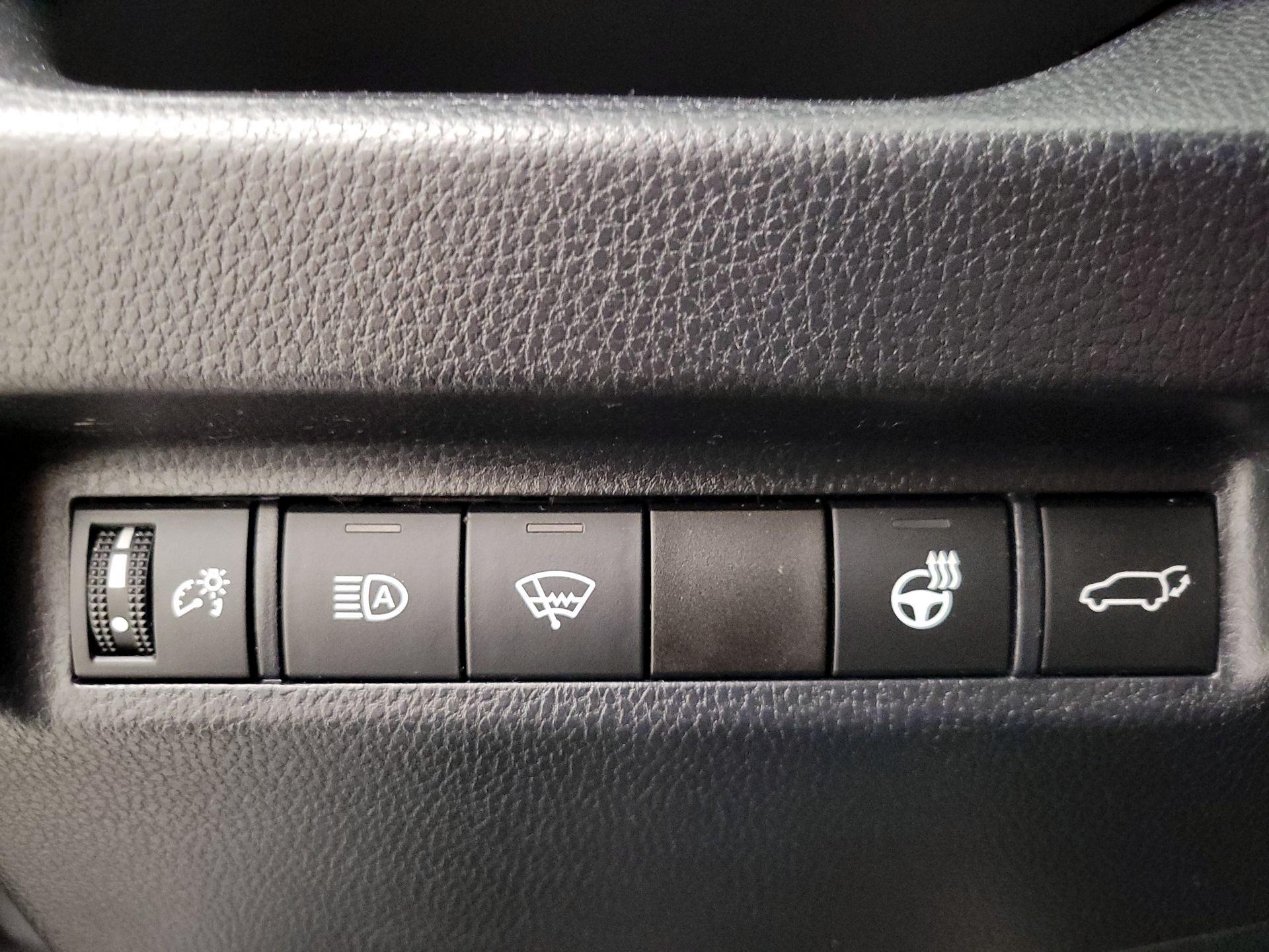 Thumbnail: 2020 Toyota RAV4 - 13