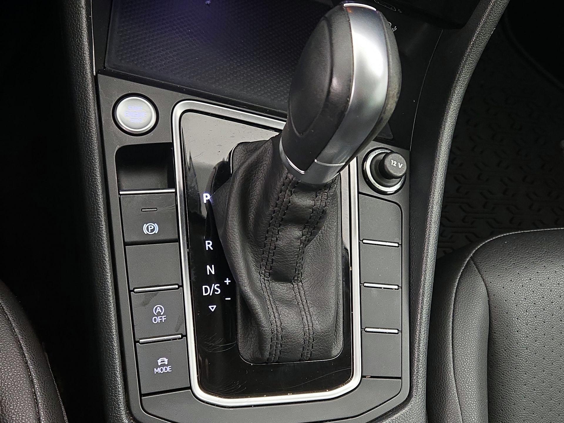 Thumbnail: 2019 Volkswagen Jetta - 17