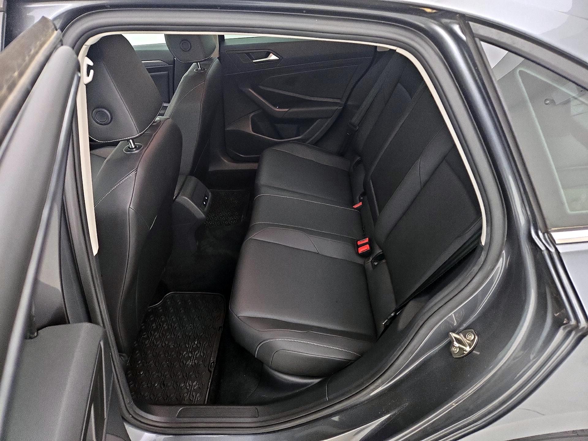 Thumbnail: 2019 Volkswagen Jetta - 20