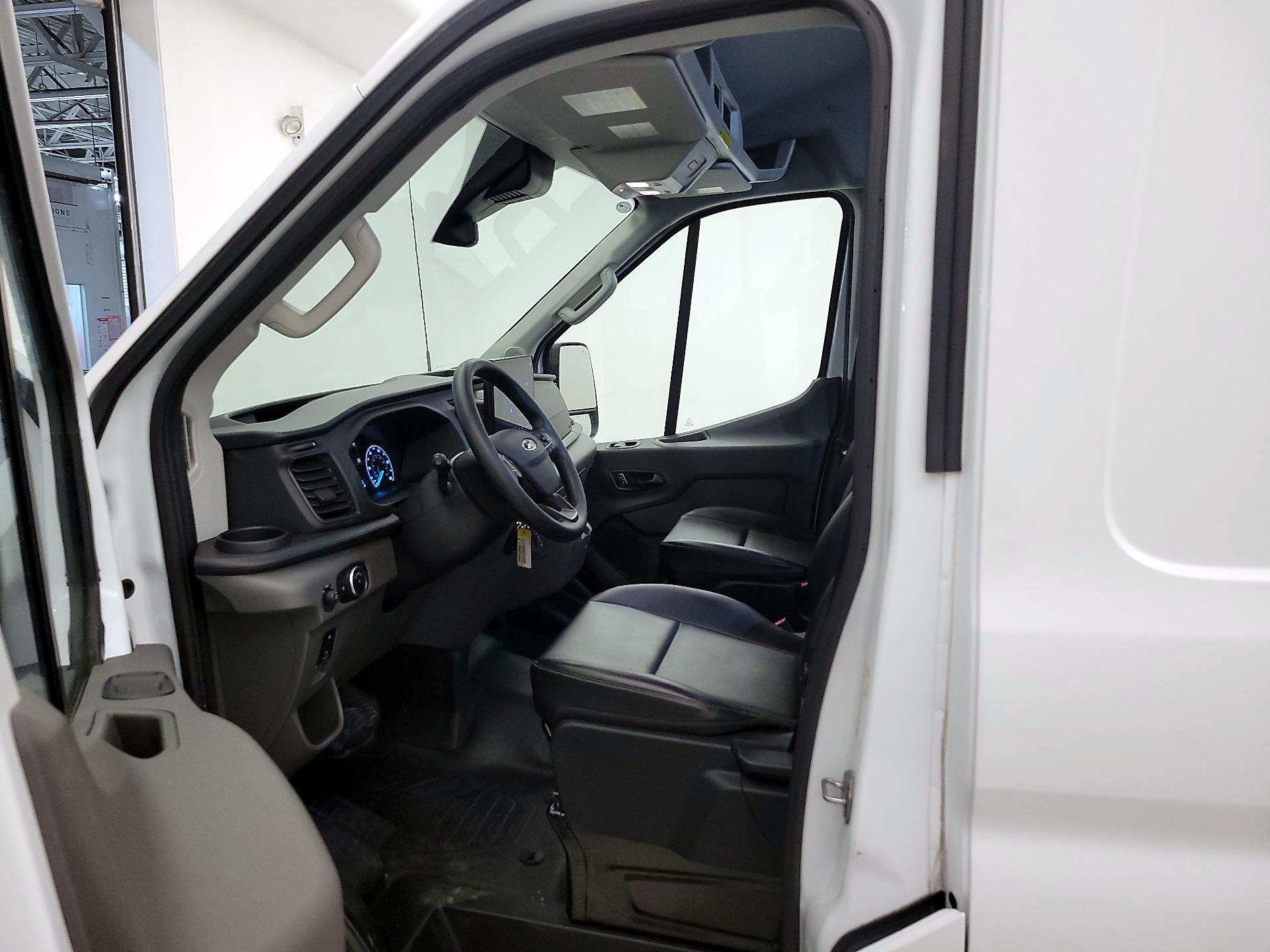 Thumbnail: 2023 Ford Econoline - 9