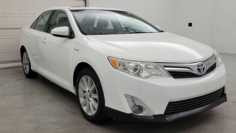 2013 Toyota Camry XLE Hero Image