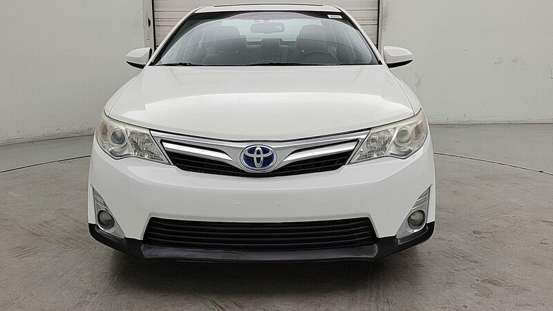 2013 Toyota Camry XLE 2