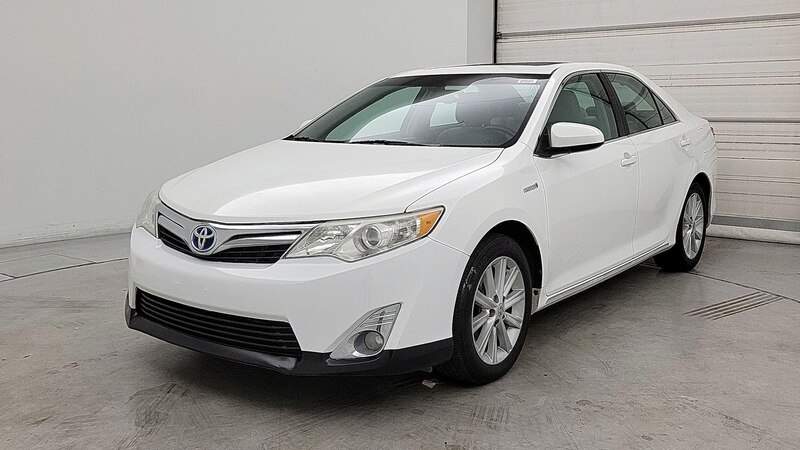 2013 Toyota Camry XLE 3