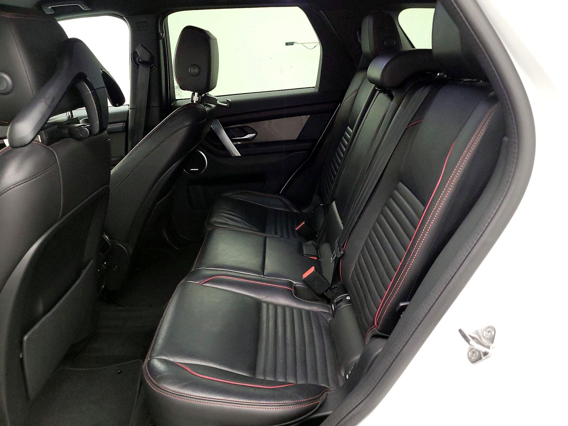 Thumbnail: 2020 Land Rover Discovery Sport - 15