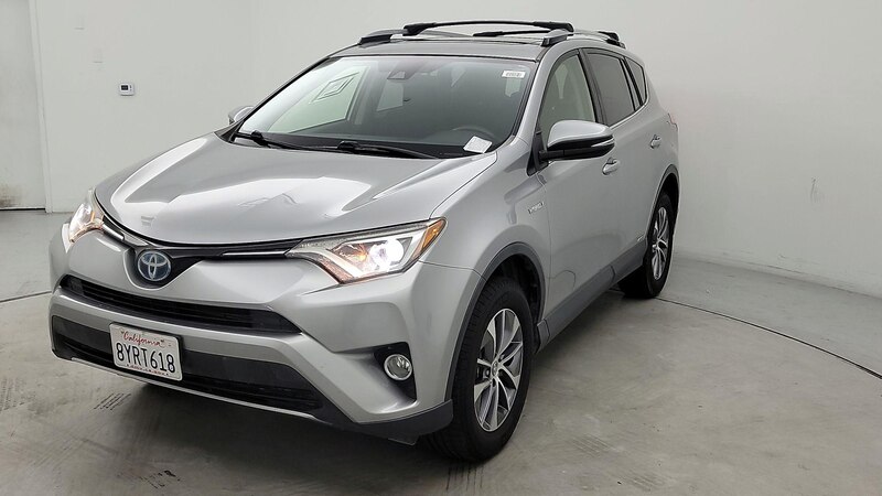 2018 Toyota RAV4 XLE 3