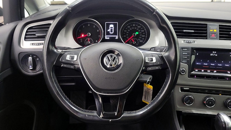 2015 Volkswagen Golf S 10