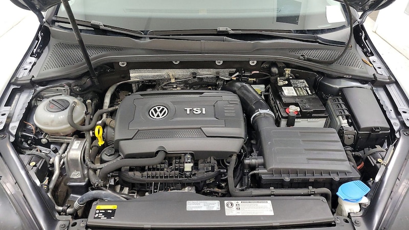 2015 Volkswagen Golf S 19