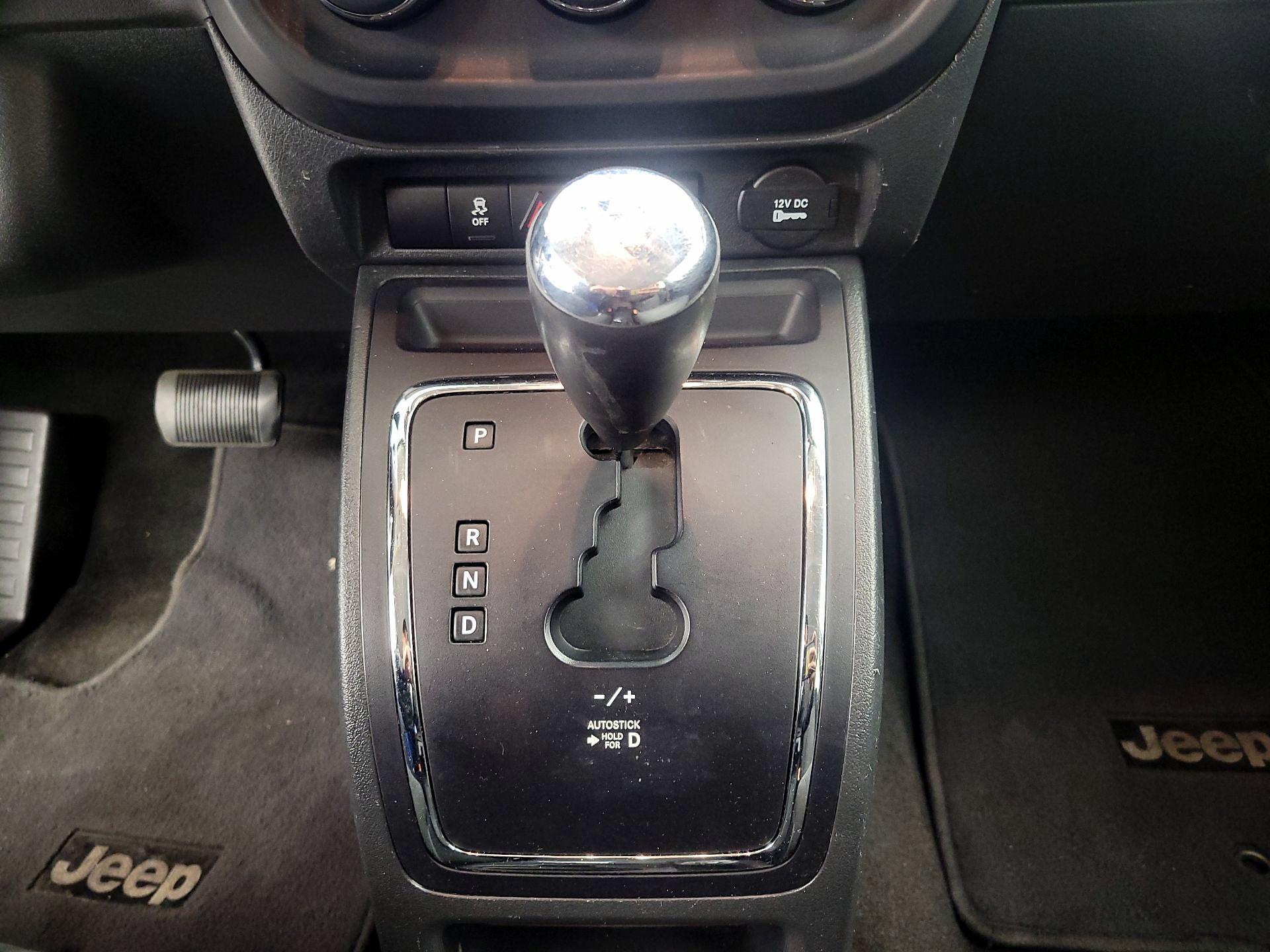 Thumbnail: 2016 Jeep Compass - 15
