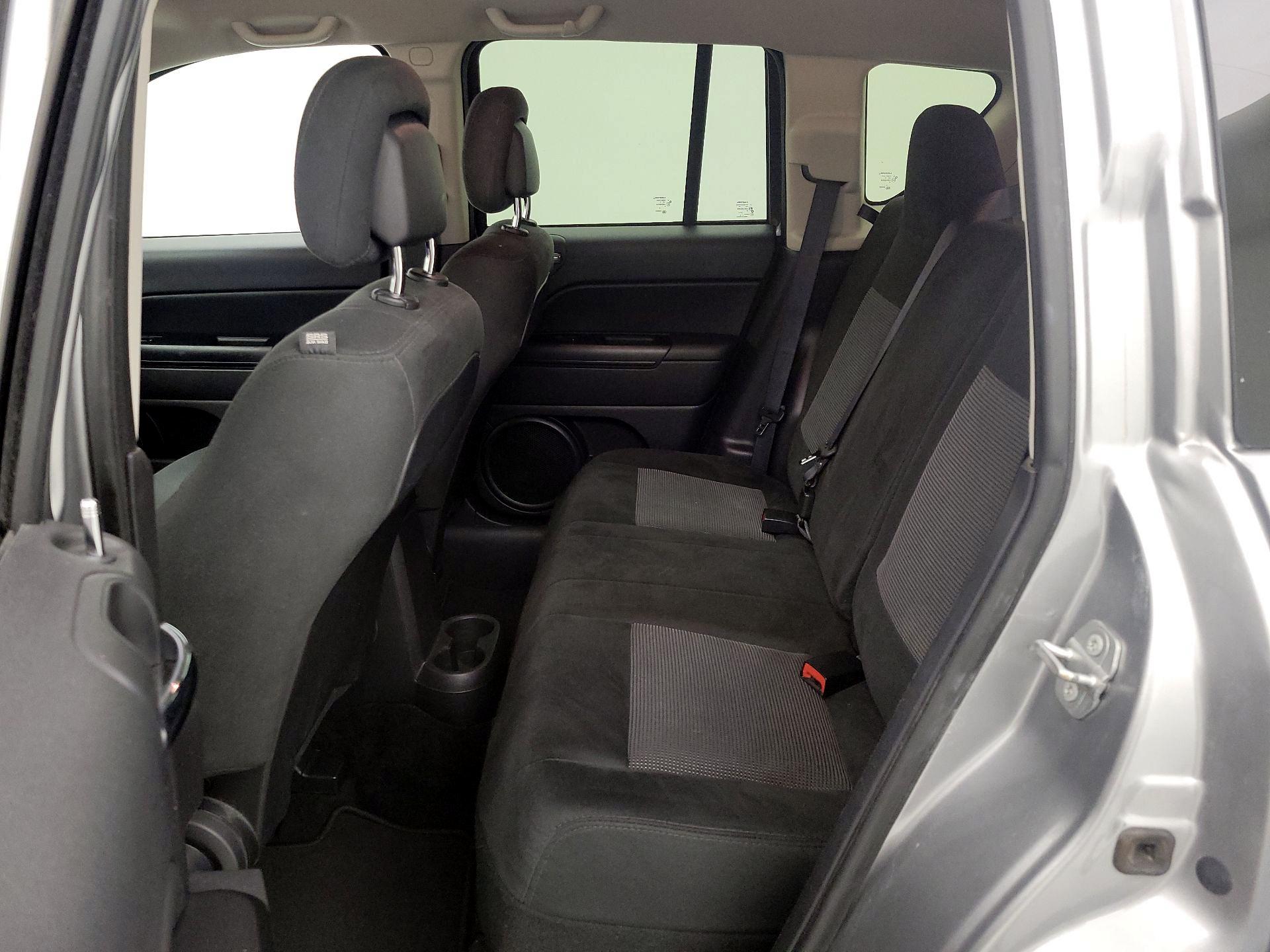 Thumbnail: 2016 Jeep Compass - 16