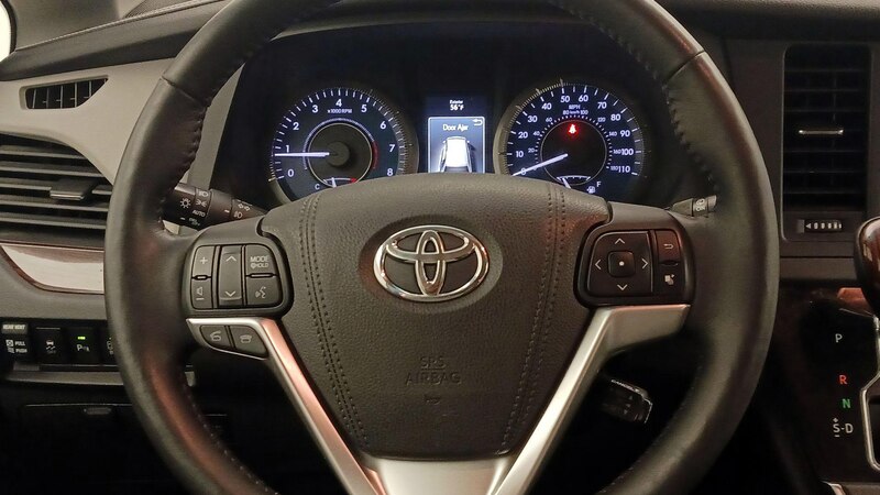 2015 Toyota Sienna Limited 10