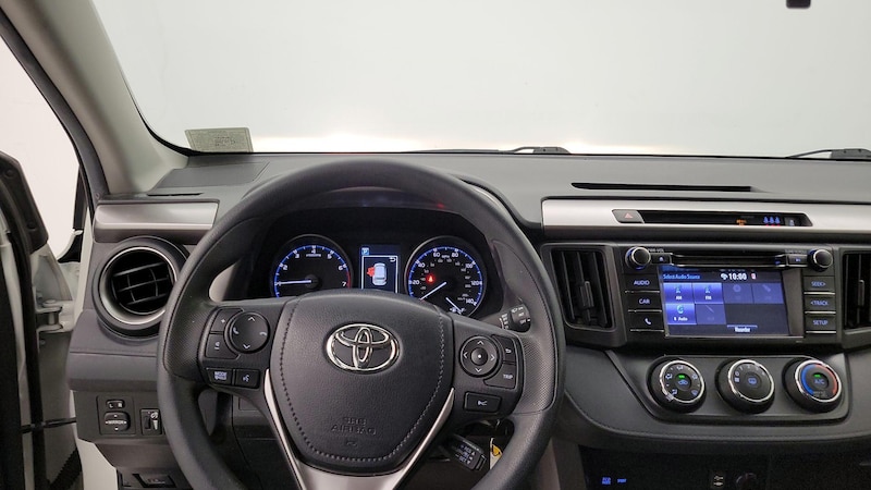 2017 Toyota RAV4 LE 10