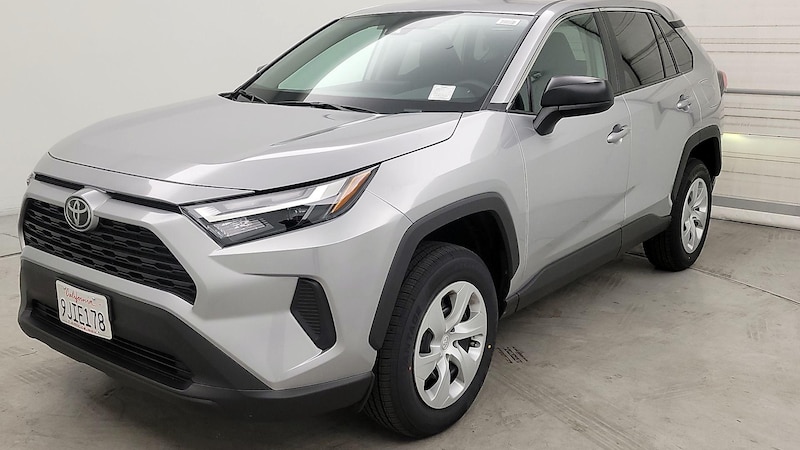 2023 Toyota RAV4 LE 3