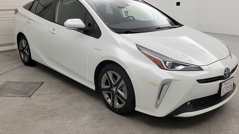 2022 Toyota Prius XLE Hero Image