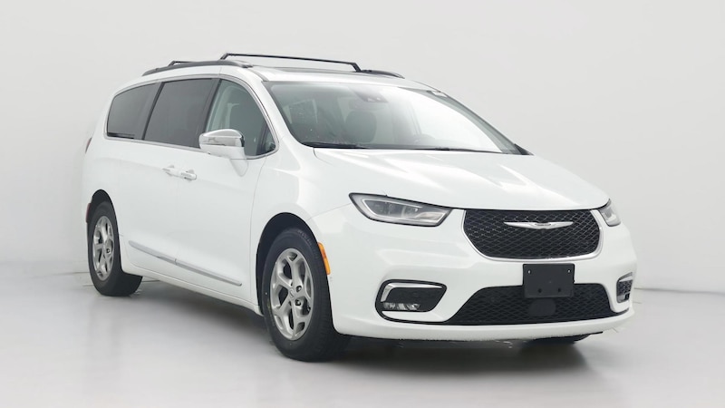2022 Chrysler Pacifica Limited Hero Image