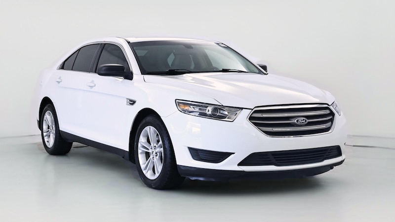 2018 Ford Taurus SE Hero Image