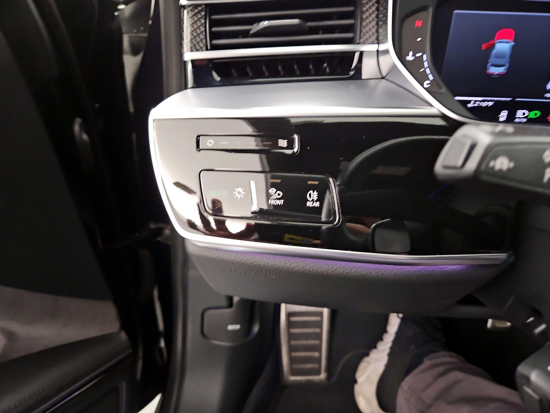 Thumbnail: 2020 Audi S8 - 13