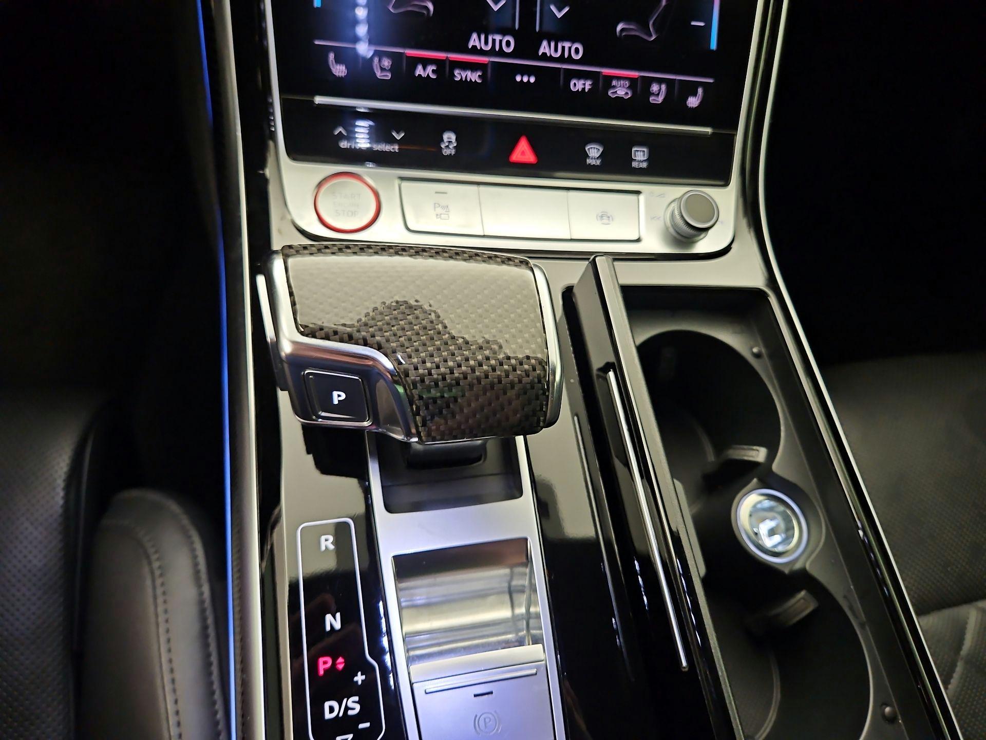 Thumbnail: 2020 Audi S8 - 18