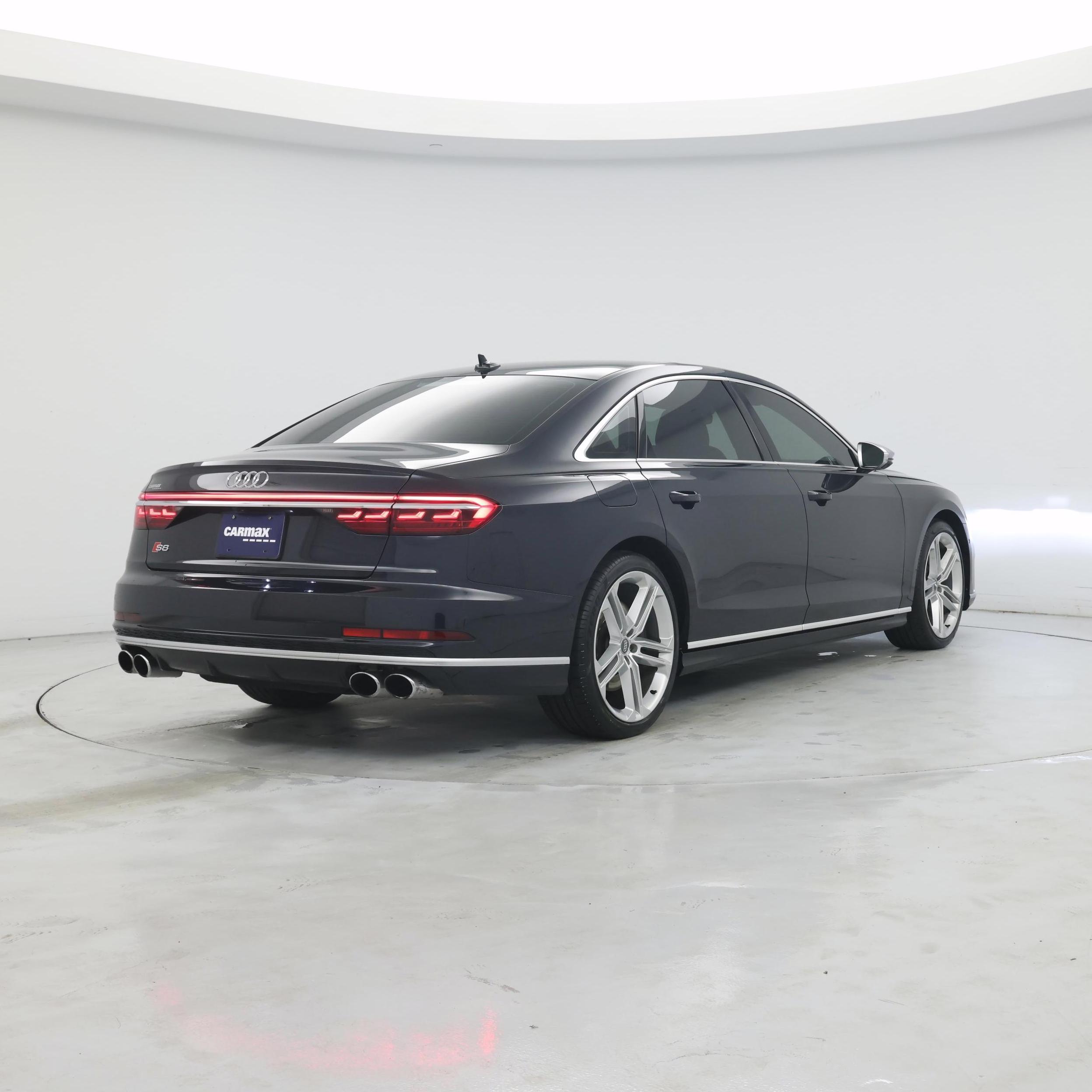 Thumbnail: 2020 Audi S8 - 8
