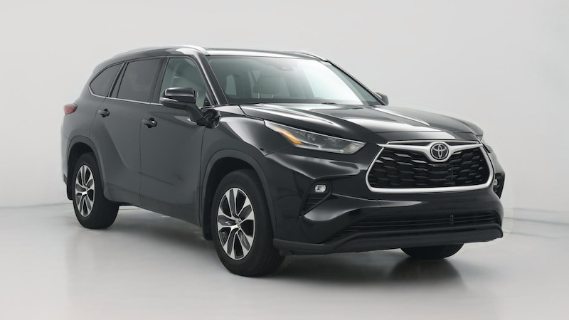 2021 Toyota Highlander XLE Hero Image