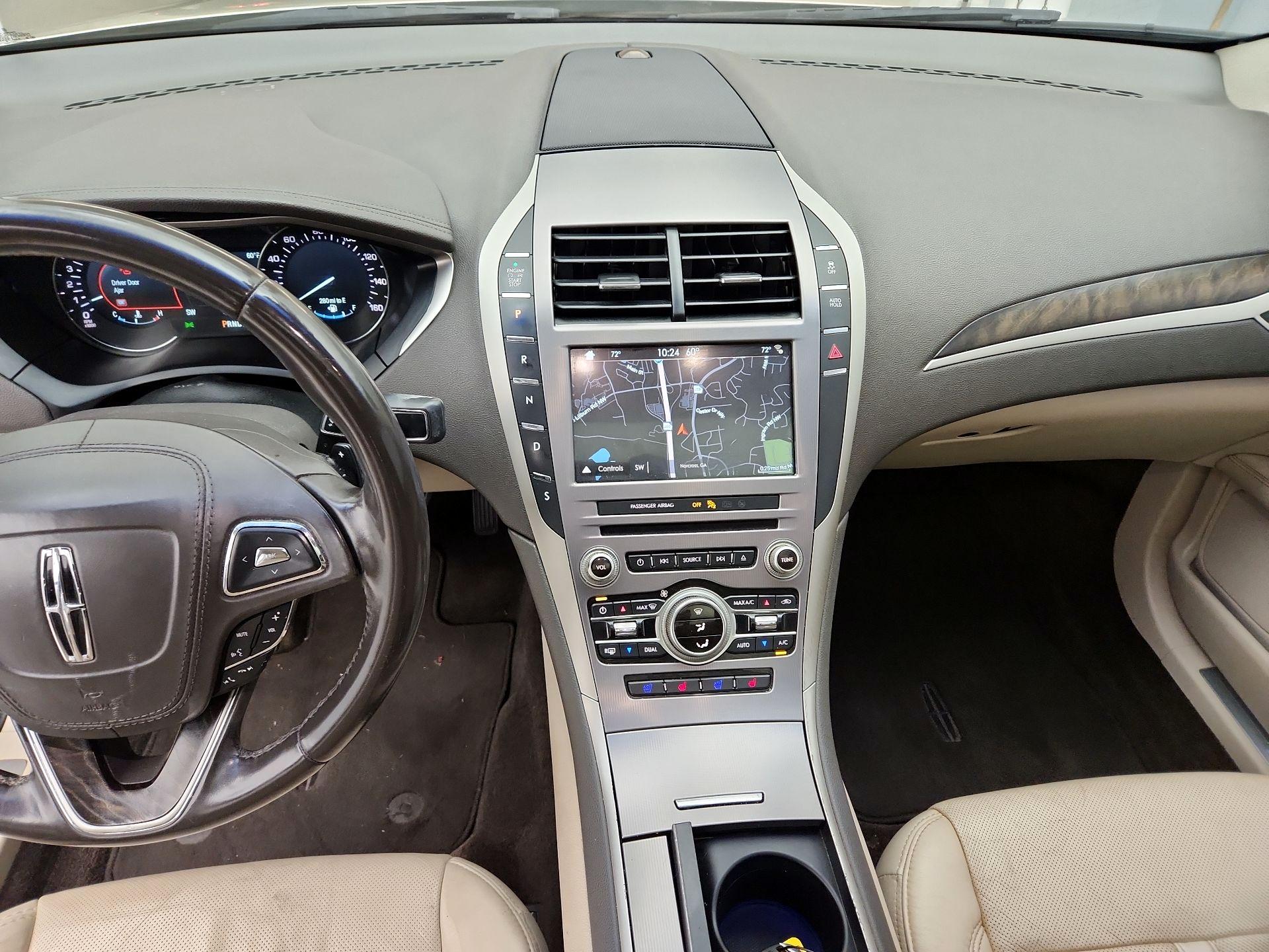Thumbnail: 2017 Lincoln MKZ - 9