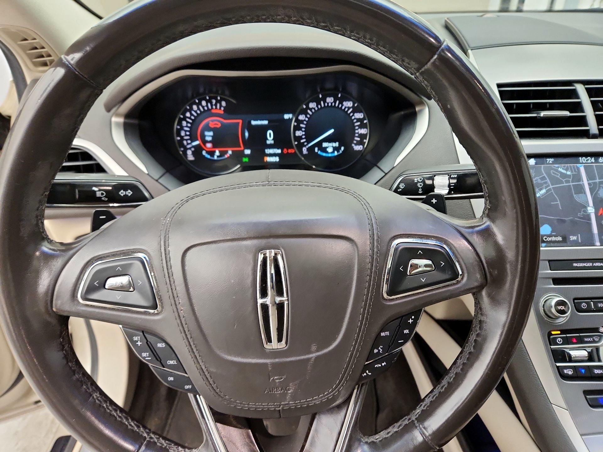 Thumbnail: 2017 Lincoln MKZ - 10