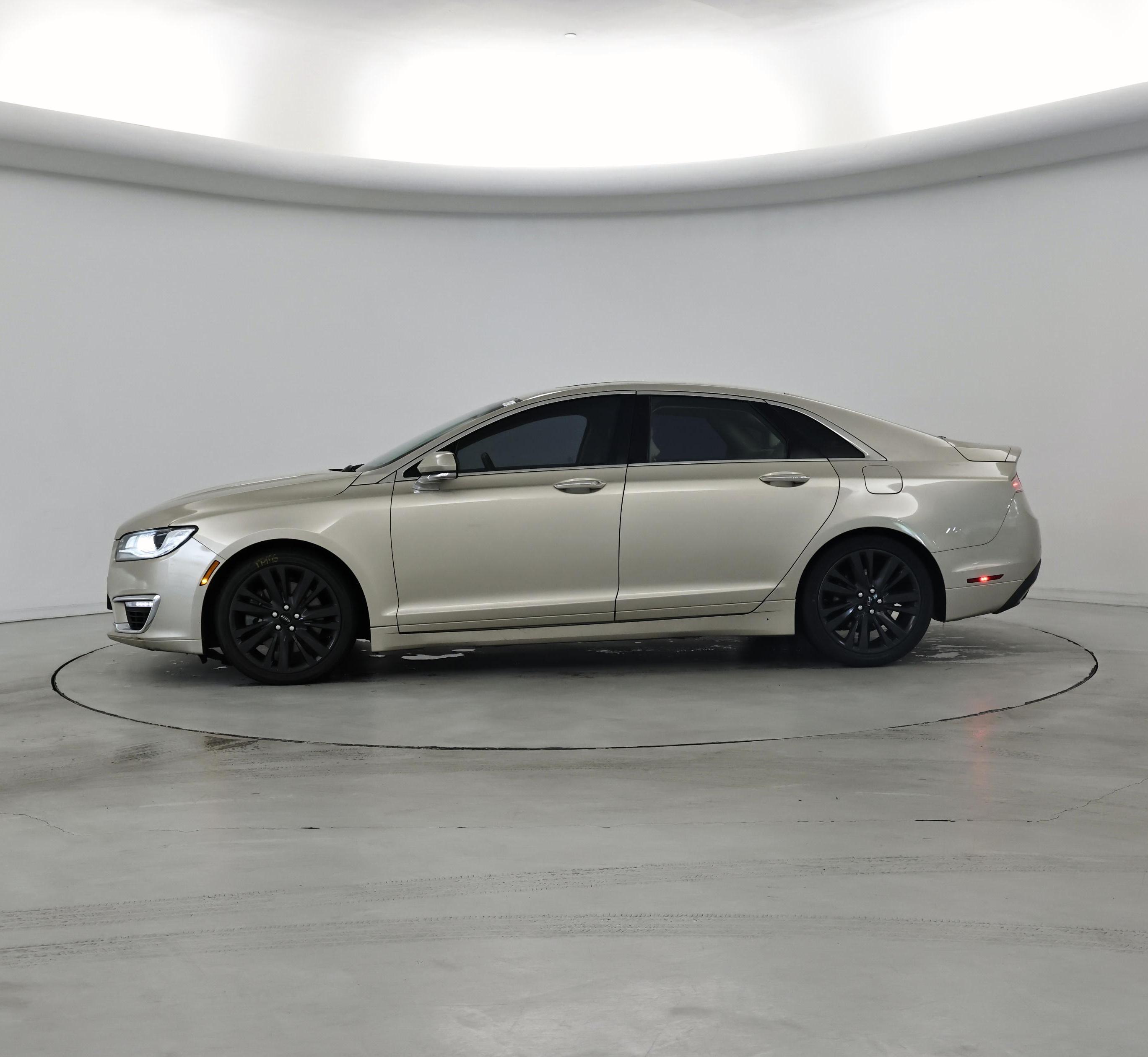 Thumbnail: 2017 Lincoln MKZ - 3