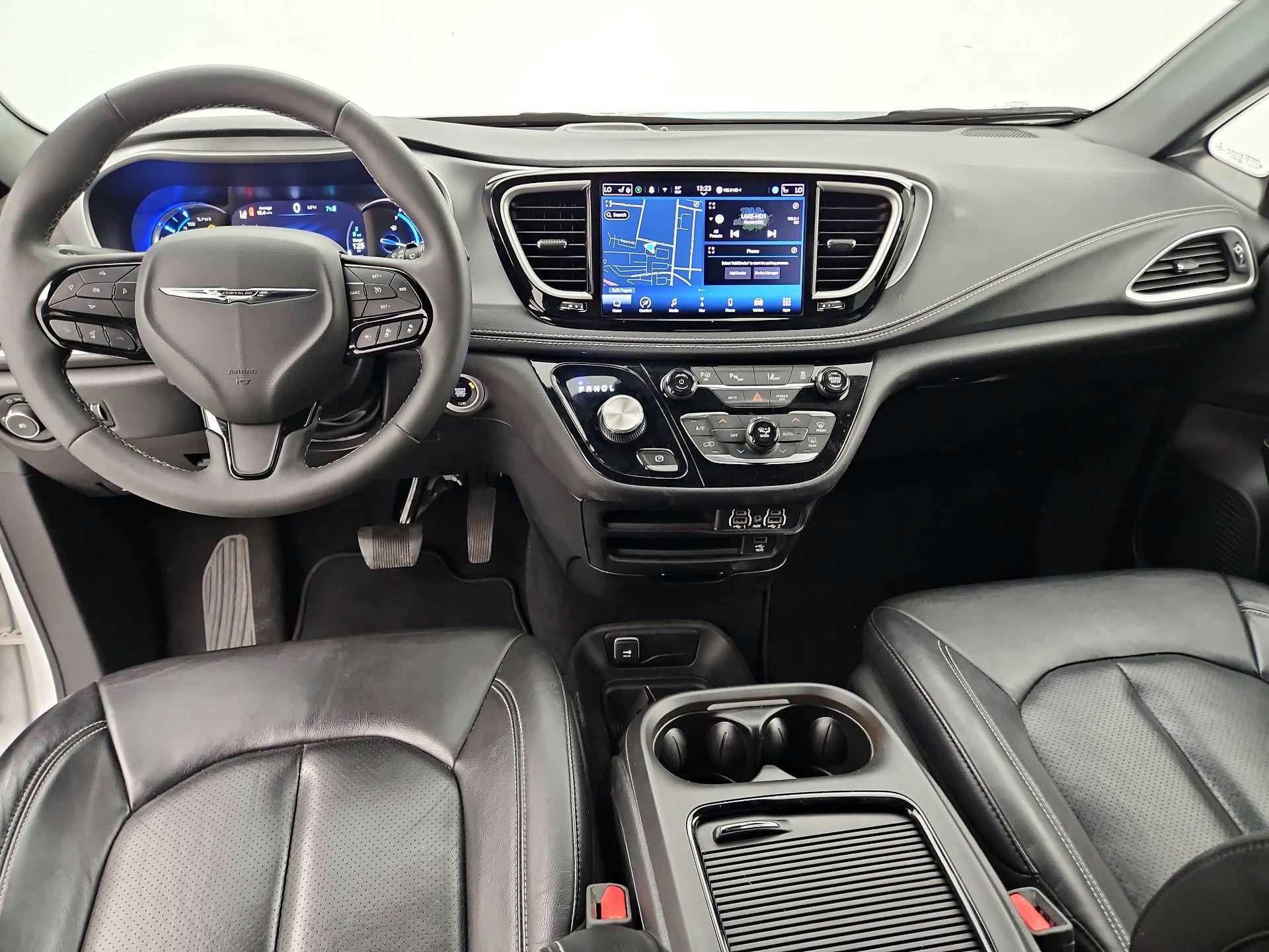 Thumbnail: 2022 Chrysler Pacifica - 9