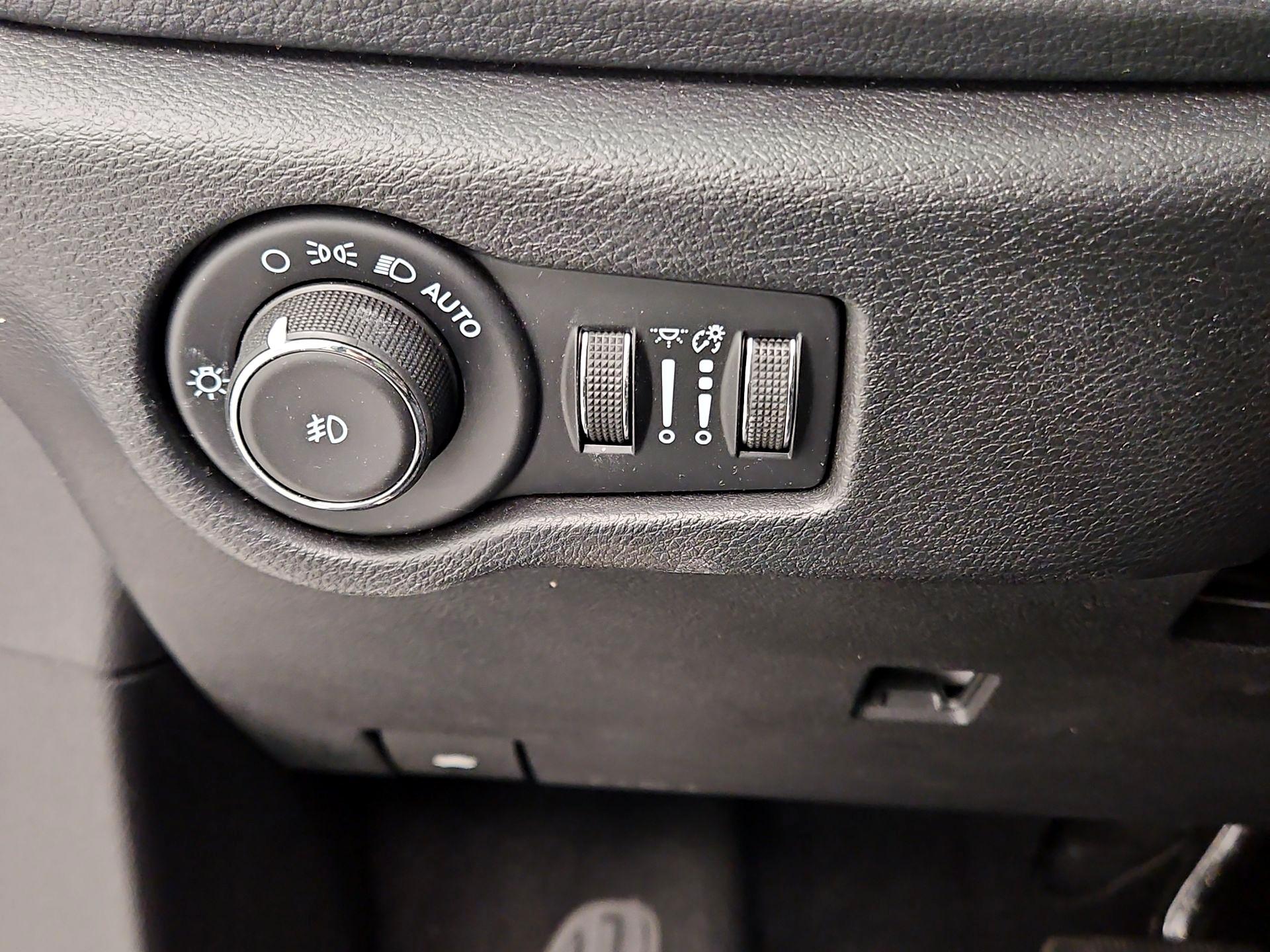 Thumbnail: 2022 Chrysler Pacifica - 13