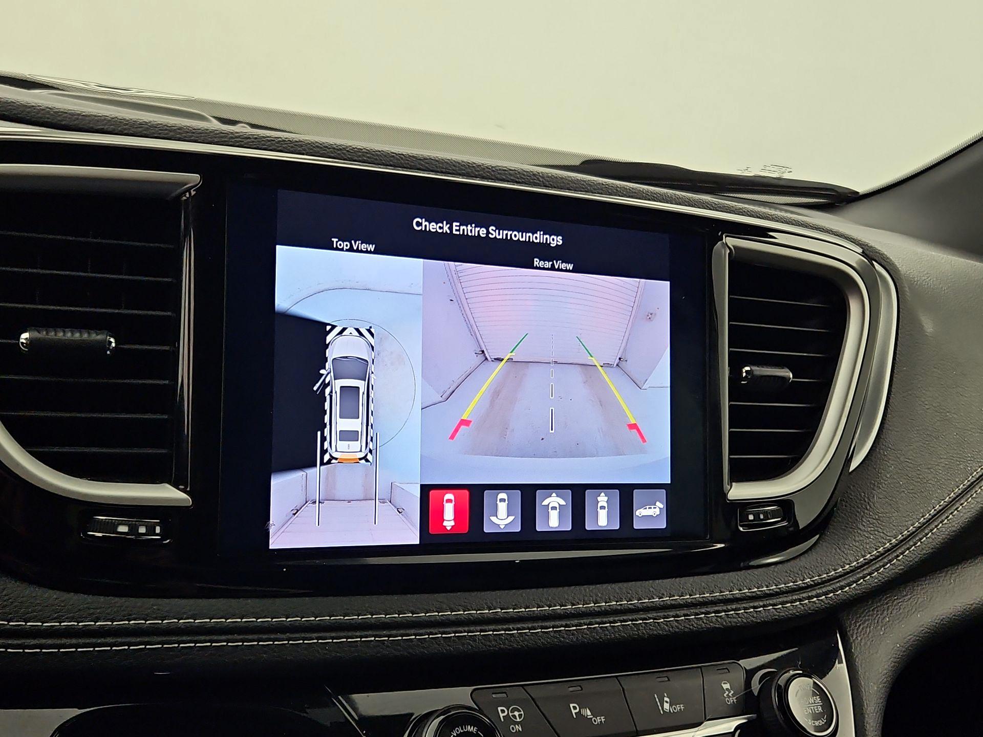 Thumbnail: 2022 Chrysler Pacifica - 15