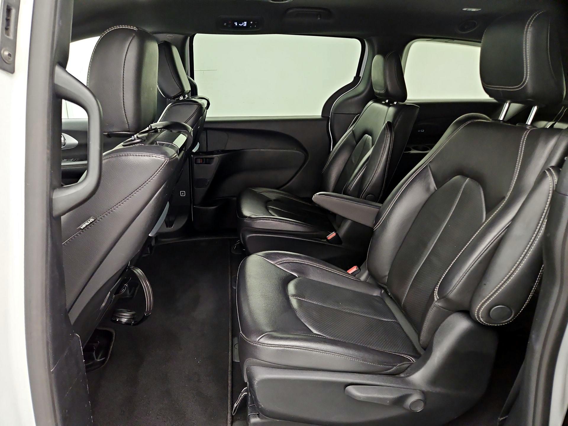 Thumbnail: 2022 Chrysler Pacifica - 20