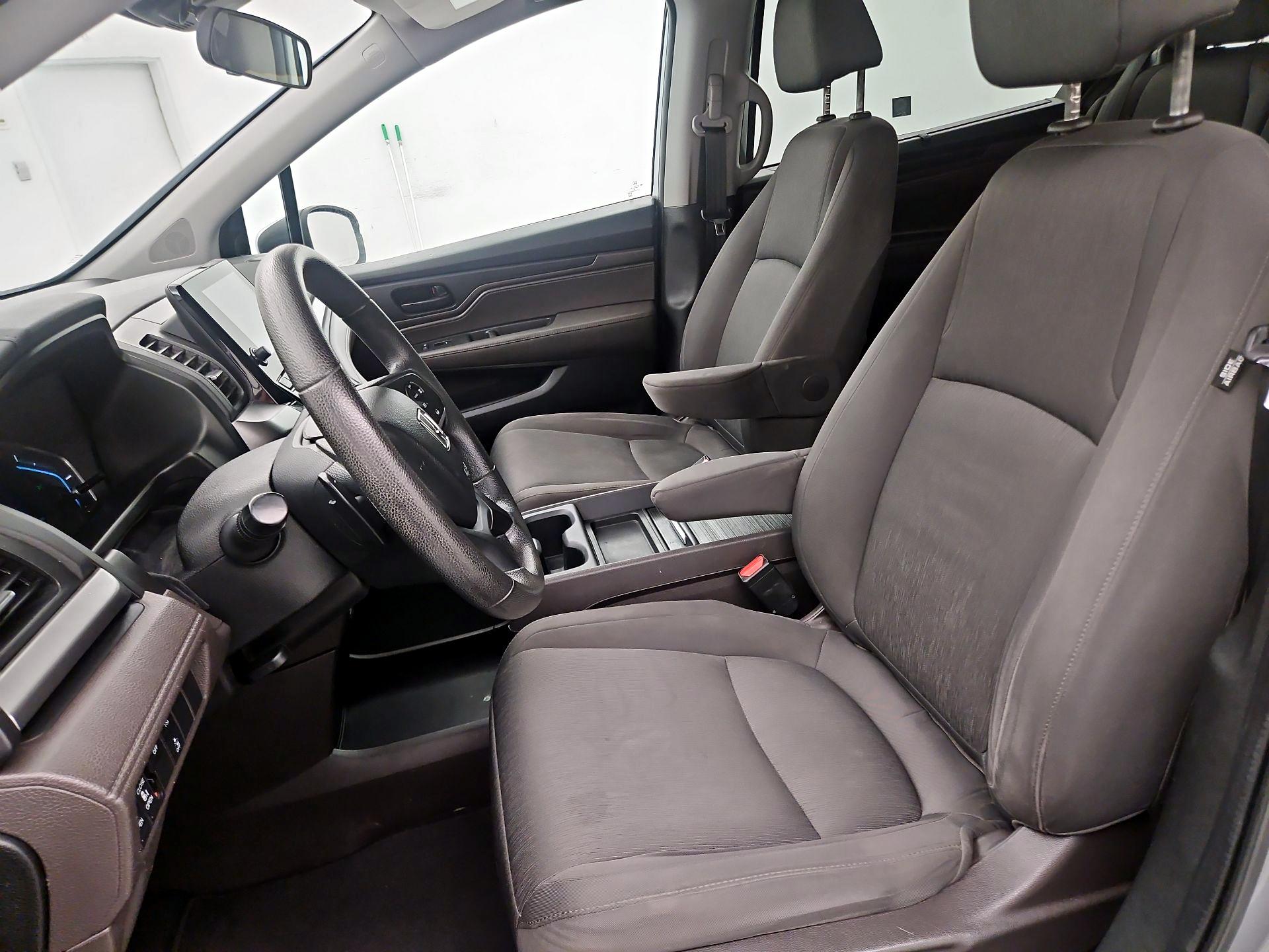 Thumbnail: 2018 Honda Odyssey - 11